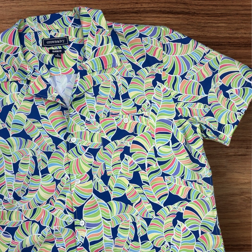 Crown & Ivy Men’s Tropical Short Sleeve Casual Button-Down Shirt. Large - Picture 2 of 6